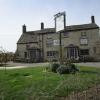 A44 dog-friendly B&B and pub near Woodstock, Oxfordshire - Oxfordshire dog-friendly pub