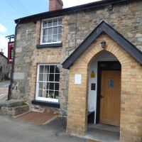 The dog-friendly Wynnstay Inn, Wales - Dog-friendly pub near Oswestry