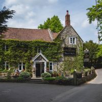 Upton Cheyney dog-friendly pub, Gloucestershire - Upton Cheyney dog-friendly dining.jpg