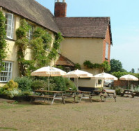 M5 Junction 29 Broadclyst dog-friendly pub and dog walk, Devon - Dog walks in Devon