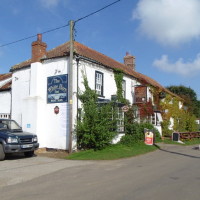 Tetford dog walk and dog-friendly pub, Lincolnshire - Dog walks in Lincolnshire