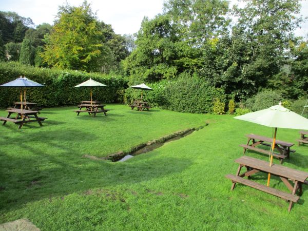 Cotswold village dog-friendly pub and walk, Gloucestershire - Driving ...