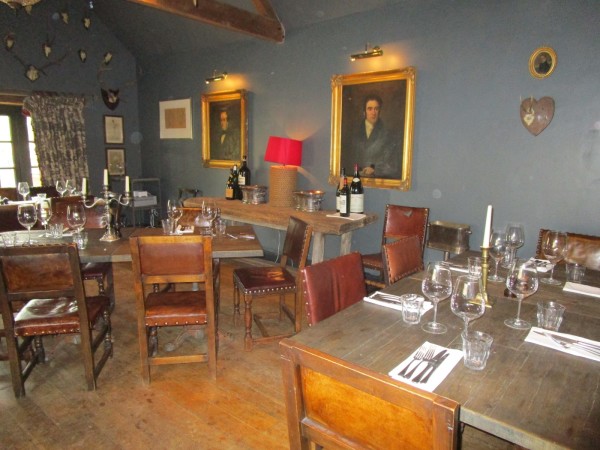 A429 dog walk and a dog-friendly pub in the Cotswolds, Gloucestershire ...