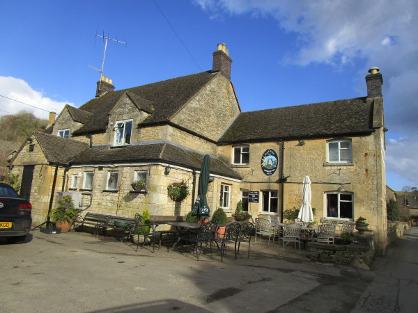 Dog walk and dog-friendly pub near Stow, Gloucestershire - Driving with ...