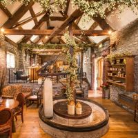 A40 dog-friendly inn near Crickhowell, Brecon Beacons, Wales - Brecon Beacons dog-friendly pub.jpg