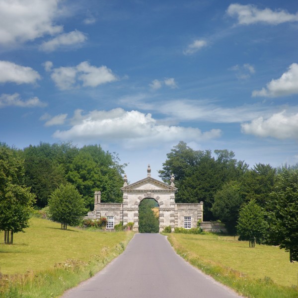 A303 Nadder valley dog-friendly dining and dog walk, Wiltshire ...