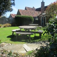 Dog-friendly country inn and dog walk not far from Kings Lynn, Norfolk - Norfolk dog-friendly pub and dog walk
