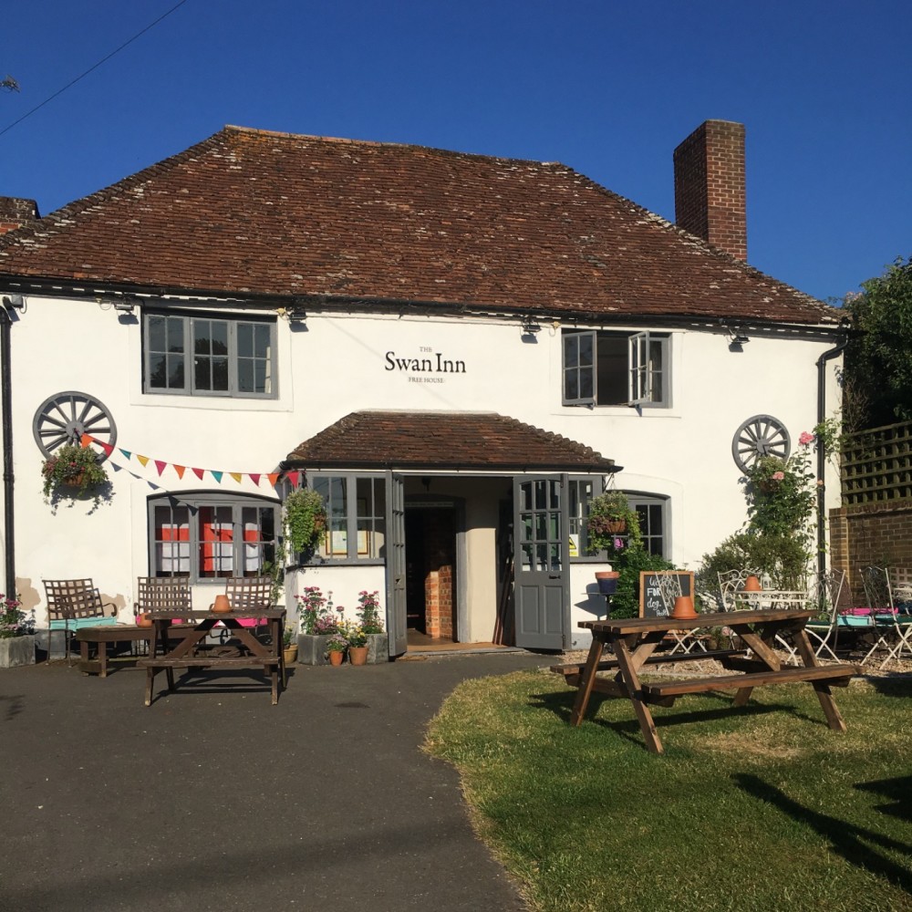 A303 dog walk and dogfriendly pub off the A303, Hampshire Driving with Dogs A303 dog walk and dogfriendly pub off the A303, Hampshire Driving with Dogs