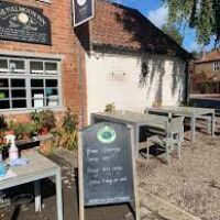 Dog-friendly country inn near Southwell, Nottinghamshire - fullmoon2.jpg