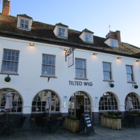 Tilted Wig dog-friendly pub in Warwick, Warwickshire - Dog walks in Warwickshire